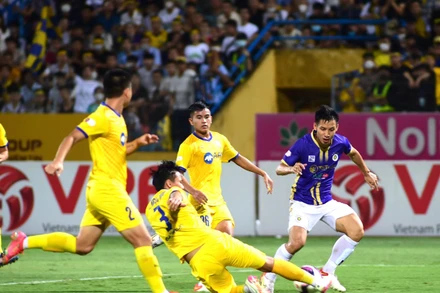 Hà Nội giữ vững ngôi đầu bảng