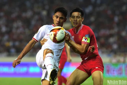 Đội tuyển Việt Nam không tạo ra lối chơi rõ nét ở trận tái đấu này. (Ảnh: TRẦN HẢI)