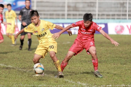 U13 Sông Lam Nghệ An thắng U13 Tây Ninh 2-1 để giành quyền vào chung kết.