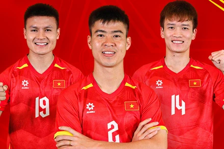 Các cầu thủ Việt Nam tham dự trận đấu giao hữu cùng Manchester United. (Ảnh: VFF)