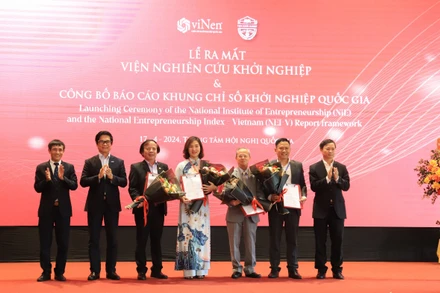 Lễ công bố ra mắt Viện Nghiên cứu Khởi nghiệp. (Ảnh: ĐÌNH TRUNG)