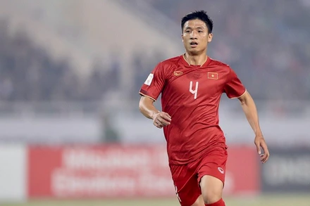 Trung vệ Bùi Tiến Dũng trở lại đội tuyển quốc gia. (Ảnh: VFF)