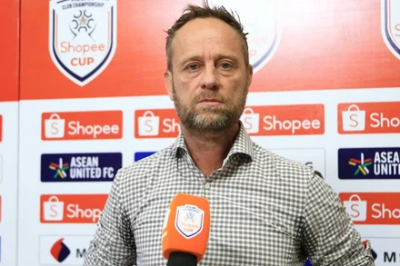 Huấn luyện viên Mano Polking chia sẻ sau trận đấu. (Ảnh: Câu lạc bộ Công an Hà Nội)