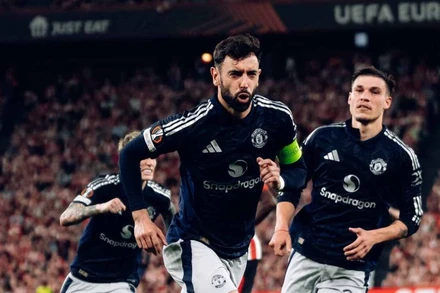 Bruno Fernandes ghi cú đúp vào lưới Athletic Bilbao. (Ảnh: MUFC)