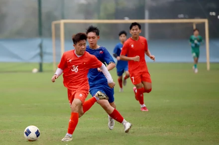 U17 Việt Nam "thử lửa" với U17 PVF. (Ảnh: VFF)