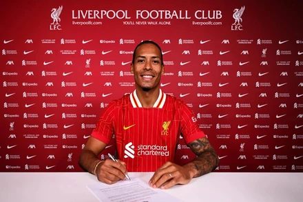 Virgil van Dijk ký hợp đồng gia hạn thêm 2 năm với Liverpool. (Ảnh: Liverpool FC)