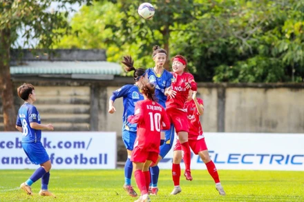 Thái Nguyên T&T (áo xanh) giành chiến thắng đậm 4-0 trước Hà Nội II. (Ảnh: VFF)