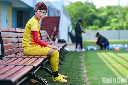 Tiền vệ Phạm Hải Yến được Ban huấn luyện tin tưởng giao cho vị trí đội trưởng khi Huỳnh Như vắng mặt. (Ảnh: THÀNH ĐẠT)