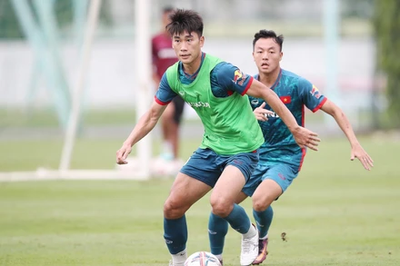 Tiền đạo Nhâm Mạnh Dũng tham dự ASIAD 19 cùng đội tuyển Olympic Việt Nam. (Ảnh: VFF)