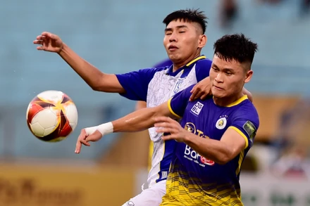 [Ảnh] Hà Nội FC "gục ngã" trước Sông Lam Nghệ An với tỷ số 0-1