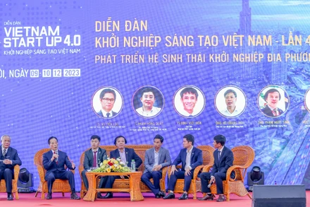 Các đại biểu tham dự phần tọa đàm.