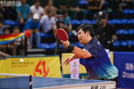 Mai Hoàng Mỹ Trang bình tĩnh trong từng đường bóng. (Ảnh: DUY LINH)