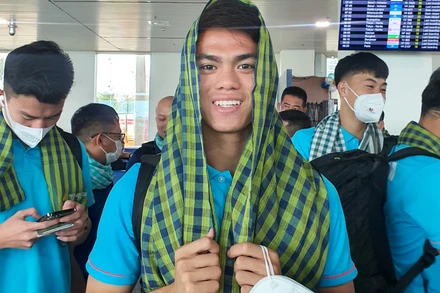 [Ảnh] U22 Việt Nam lên đường sang Campuchia dự SEA Games 32