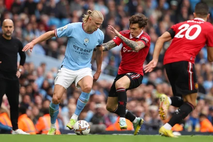 Những trận derby Manchester luôn mang đến nhiều bất ngờ. (Ảnh: Reuters)