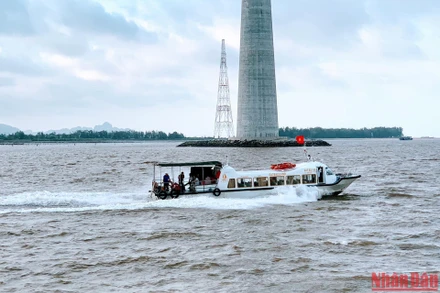 Từ 18 giờ chiều 10/8, các tàu thuyền vận tải, phà biển trên địa bàn Hải Phòng phải tạm dừng hoạt động.