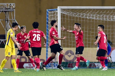 [Ảnh] Công an Hà Nội vươn lên vị trí thứ 2 trên bảng xếp hạng