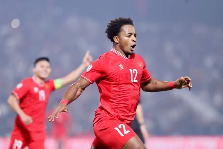 [Ảnh] Xuân Son ghi cú đúp, đội tuyển Việt Nam thắng 5-0 Myanmar