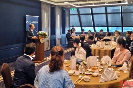 Quang cảnh buổi gặp gỡ các doanh nghiệp. 