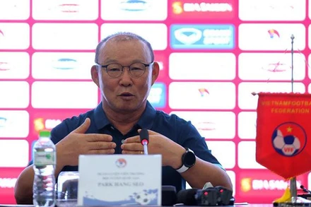 HLV Park trả lời phỏng vấn truyền thông ngày 27/11. (Ảnh: VFF)