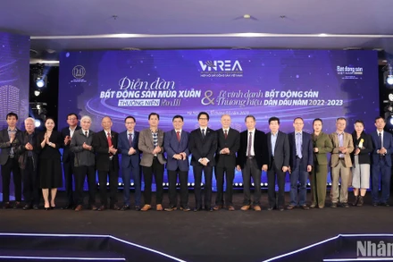 Các đại biểu tham dự Diễn đàn Bất động sản mùa xuân lần III và Lễ vinh danh Thương hiệu bất động sản dẫn đầu năm 2022-2023. 