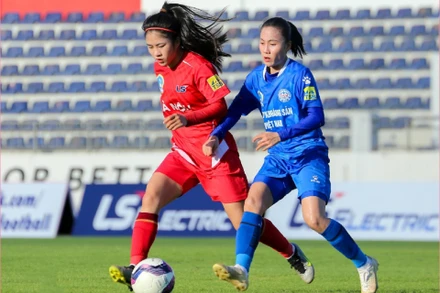 Hà Nội I (áo đỏ) thắng sát nút Than Khoáng sản Việt Nam. (Ảnh: VFF)