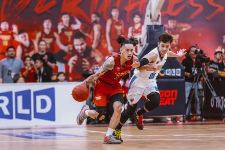 Khoa Trần dẫn bóng tấn công. (Ảnh: VBA)