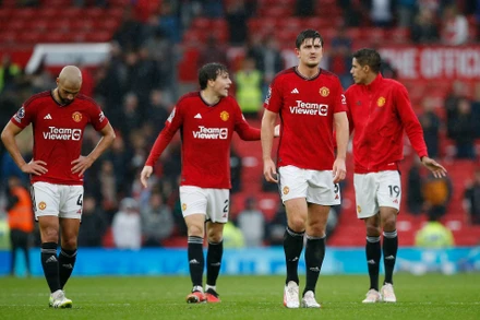 Man United chưa thể thoát khỏi cơn khủng hoảng. (Ảnh: Reuters)