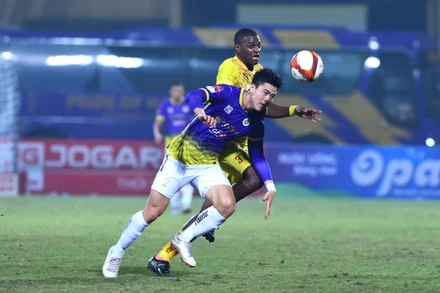 [Ảnh] Hà Nội và Thanh Hóa nối dài mạch trận bất bại