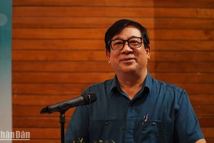 Phó Giáo sư, Tiến sĩ Lương Ngọc Khuê, Cục trưởng Cục Quản lý khám, chữa bệnh, Bộ Y tế phát biểu tại Hội nghị.