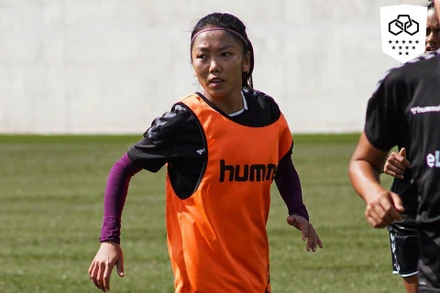 Huỳnh Như tập luyện trong màu áo câu lạc bộ mới. (Ảnh: Länk FC)