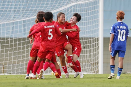 Phong Phú Hà Nam chia điểm cùng Than khoáng sản Việt Nam trong ngày ra quân. (Ảnh: VFF)