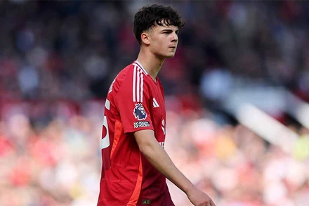 Tyler Fredricson - tài năng sinh năm 2005 ra mắt ấn tượng tại Manchester United. (Ảnh: MUFC)