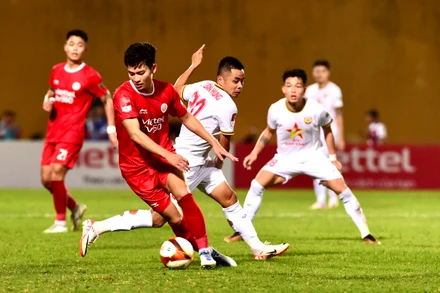 [Ảnh] Viettel thắng tối thiểu Hà Tĩnh trên sân nhà
