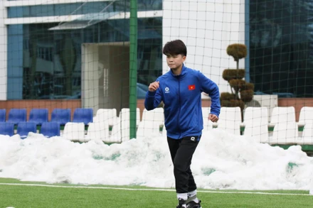 Nữ tuyển thủ Như Quỳnh nỗ lực trở lại tập luyện dù gặp chấn thương trước đó. (Ảnh: VFF)