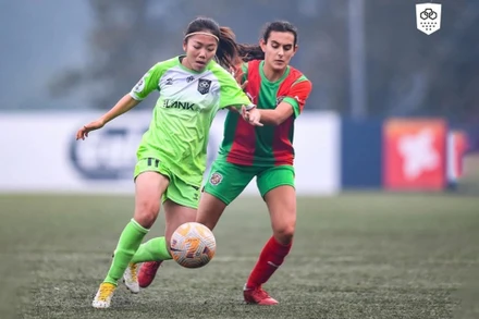 Huỳnh Như là nữ cầu thủ đầu tiên của Việt Nam thi đấu ở châu Âu. (Ảnh: Lank FC)