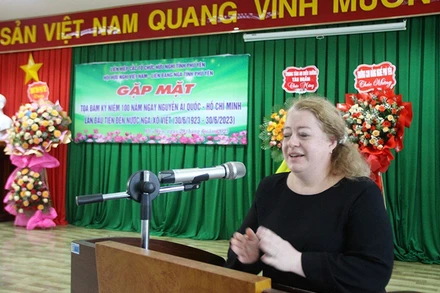 Bà Maria Mizonova - Tổng Lãnh sự Liên bang Nga tại thành phố Đà Nẵng phát biểu.