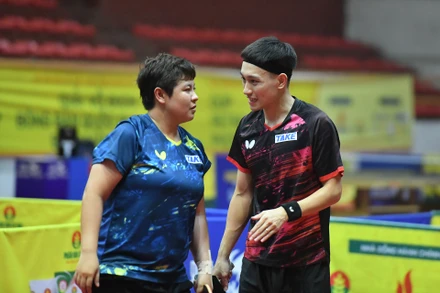 [Ảnh] Khẳng định phong độ, Anh Tú-Mỹ Trang lên ngôi vô địch đôi nam nữ