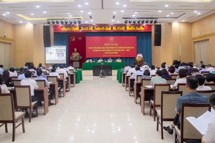 Toàn cảnh hội nghị.