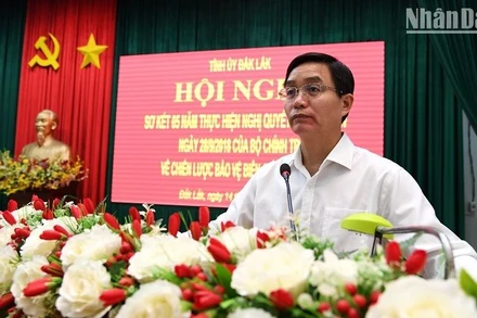 Bí thư Tỉnh ủy Đắk Lắk Nguyễn Đình Trung phát biểu tại hội nghị.