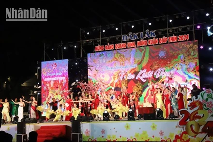 Chương trình văn nghệ mừng Đảng quang vinh, mừng Xuân Giáp Thìn 2024.