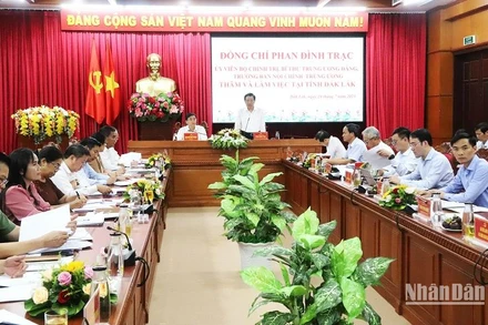 Trưởng Ban Nội chính Trung ương Phan Đình Trạc phát biểu tại buổi làm việc.
