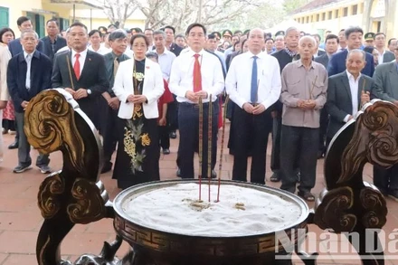 Lãnh đạo Tỉnh ủy, Hội đồng Nhân dân, Ủy ban Nhân dân, Ủy ban Mặt trận Tổ quốc Việt Nam tỉnh Đắk Lắk dâng hương tưởng niệm các chiến sỹ cách mạng đã hy sinh tại Di tích lịch sử quốc gia đặc biệt Nhà đày Buôn Ma Thuột, nhân kỷ niệm 50 năm Chiến thắng Buôn Ma Thuột (10/3/1975-10/3/2025).