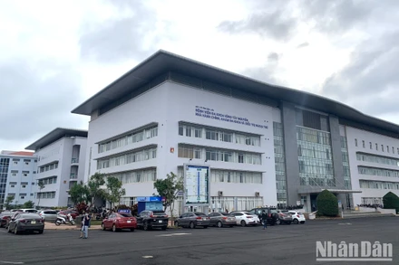 Các bác sĩ Khoa Phụ sản, Bệnh viện đa khoa vùng Tây Nguyên kịp thời cấp cứu, điều trị cho chị H.U.N qua khỏi cơn nguy kịch do tự đặt mua thuốc trên mạng về phá thai tại nhà.