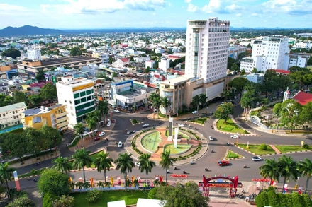 Thành phố Buôn Ma Thuột đang vươn lên mạnh mẽ, trở thành một trong những đô thị phát triển năng động, hiện đại giữa Cao Nguyên đại ngàn. 