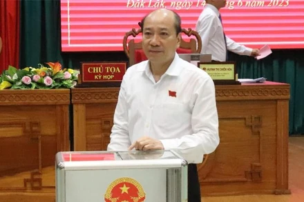 Đồng chí Phạm Ngọc Nghị, Chủ tịch Ủy ban nhân dân tỉnh Đắk Lắk trong một cuộc họp của Hội đồng nhân dân tỉnh Đắk Lắk.