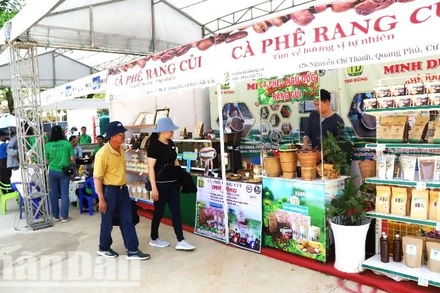 Hội chợ triển lãm chuyên ngành cà-phê và sản phẩm OCOP là cơ hội tốt để các doanh nghiệp giới thiệu các sản phẩm cà-phê của mình với du khách trong nước và quốc tế.