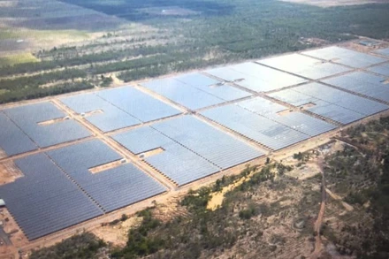 Nhà máy điện mặt trời Long Thành 1 trên địa bàn xã Ia Lốp, huyện Ea Súp.