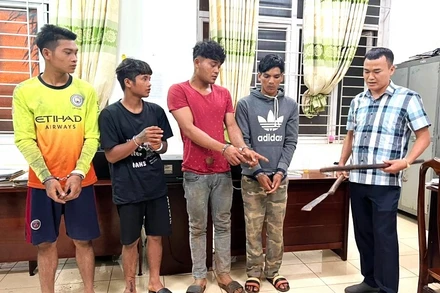 Các đối tượng chặn và đập phá xe khách giường nằm khi lưu thông trên đường Hồ Chí Minh bị bắt giữ.