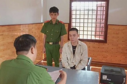 Đối tượng Vũ Duy Sơn tại Cơ quan Công an.