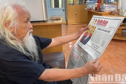 Bạn đọc ở Đắk Lắk với Báo Nhân Dân.